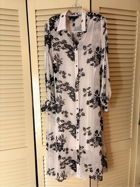 White House Black Market Black and White Floral Button-Front Dress
